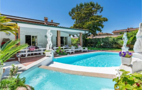 Amazing home in Fiumicino with Jacuzzi, WiFi and 7 Bedrooms